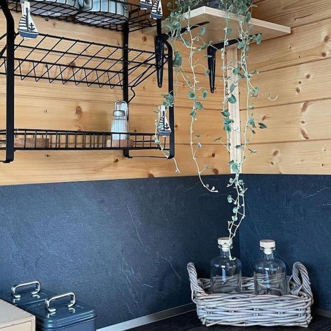 Aquachill Houseboat & Wellness Hotel ลิปตอฟสกี โตรเวก ภายนอก รูปภาพ