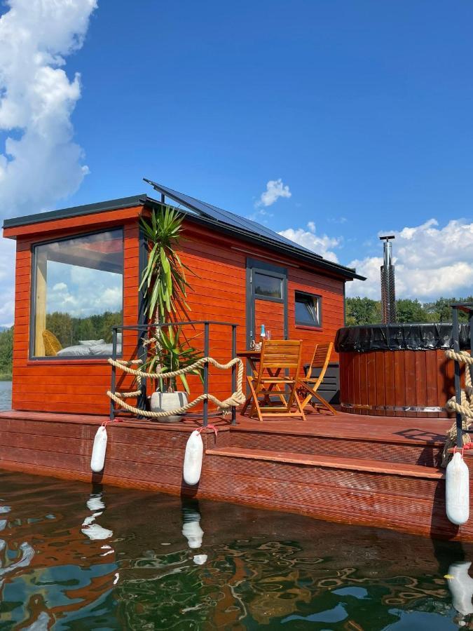 Aquachill Houseboat & Wellness Hotel ลิปตอฟสกี โตรเวก ภายนอก รูปภาพ