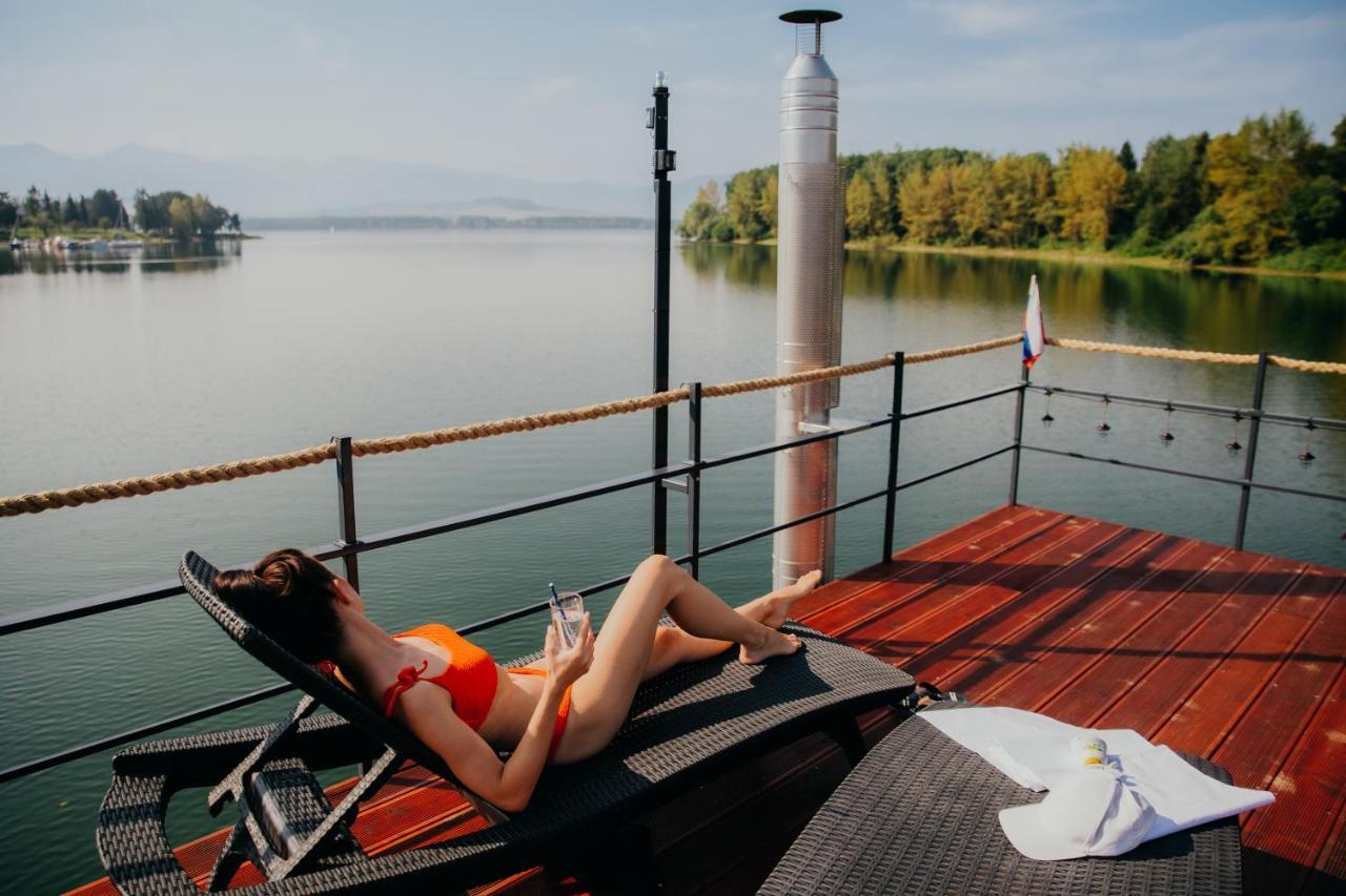 Aquachill Houseboat & Wellness Hotel ลิปตอฟสกี โตรเวก ภายนอก รูปภาพ